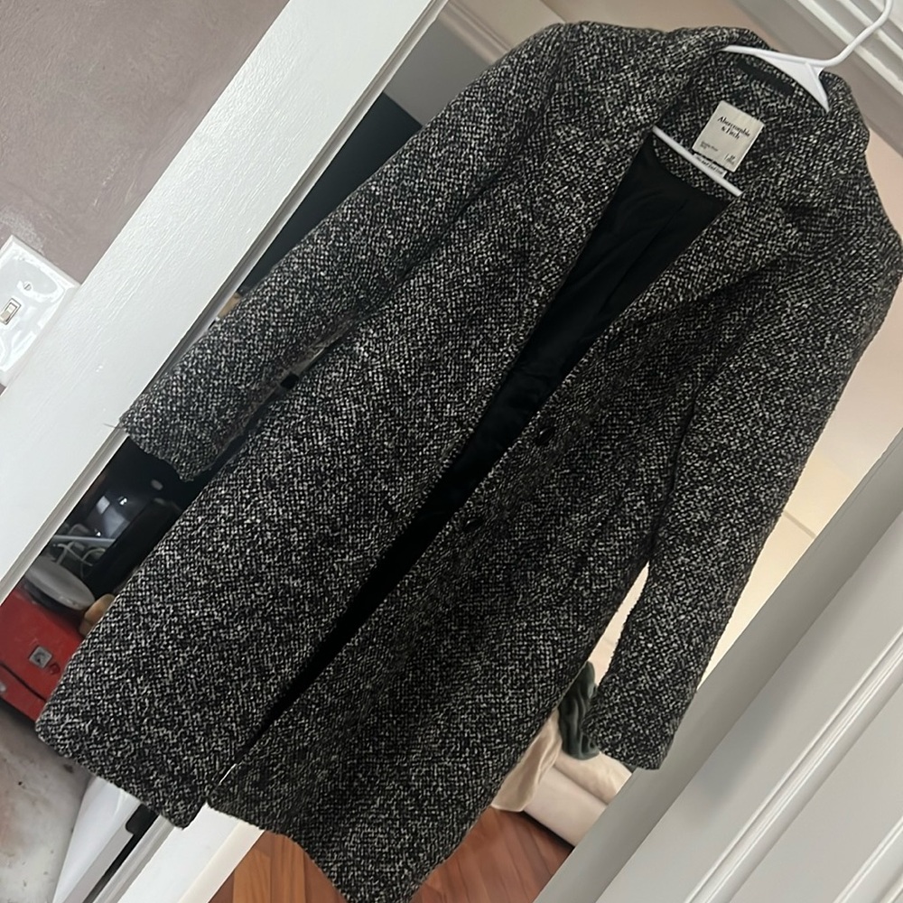 Abercrombie dad coat size small